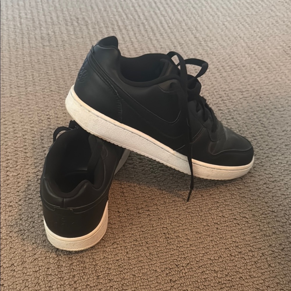 Nike Black and White Women's Sneakers